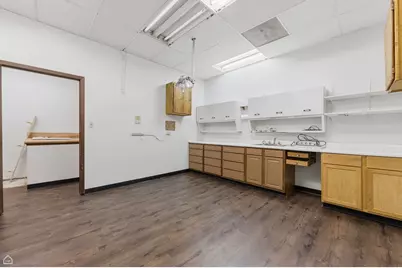 8507 S Roberts Road, Justice, IL 60458 - Photo 11