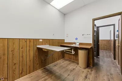 8507 S Roberts Road, Justice, IL 60458 - Photo 19