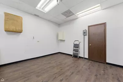 8507 S Roberts Road, Justice, IL 60458 - Photo 13