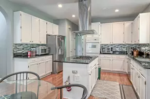 1094 Vista Dr, Gurnee, IL 60031 - Photo 5