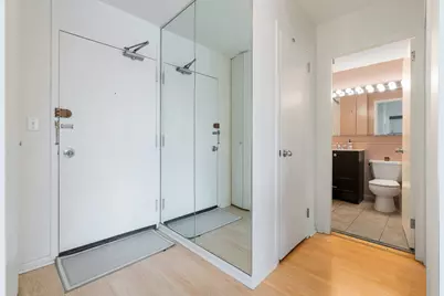 1255 N Sandburg Terrace #309E, Chicago, IL 60610 - Photo 7