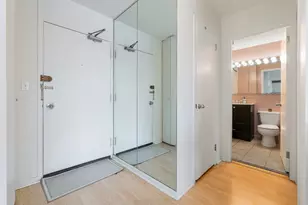 1255 N Sandburg Terrace, Chicago, IL 60610 - Photo 7