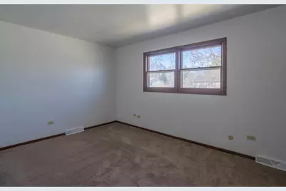 1583-1585 Sheffield Drive, Elgin, IL 60123 - Photo 11