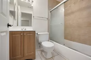 21 N Park Blvd, Streamwood, IL 60107 - Photo 11