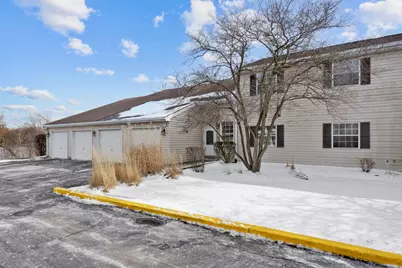 21 N Park Boulevard #B, Streamwood, IL 60107 - Photo 1