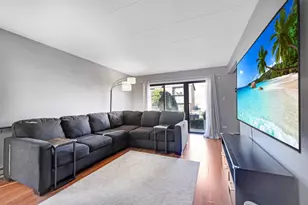 10411 S Komensky Ave, Oak Lawn, IL 60453 - Photo 3