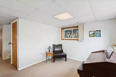 36615 N Streamwood Drive, Gurnee, IL 60031 - Photo 5