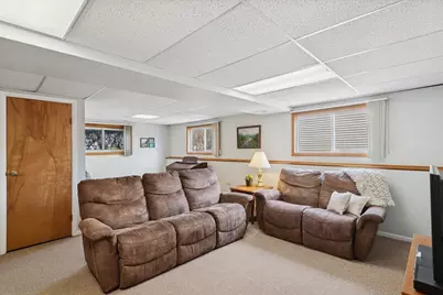 36615 N Streamwood Drive, Gurnee, IL 60031 - Photo 3