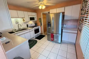 111 Cedar Cir, Streamwood, IL 60107 - Photo 5