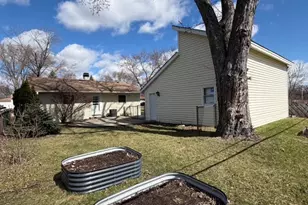 111 Cedar Cir, Streamwood, IL 60107 - Photo 21