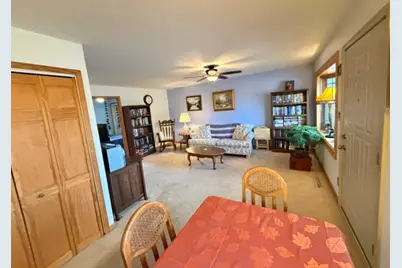 111 Cedar Circle, Streamwood, IL 60107 - Photo 7