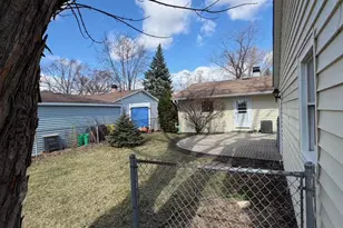 111 Cedar Cir, Streamwood, IL 60107 - Photo 23