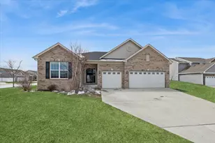 807 Back Bay Ct, Minooka, IL 60447 - Photo 1