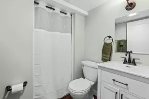 1025 Queen Anne St, Woodstock, IL 60098 - Photo 13