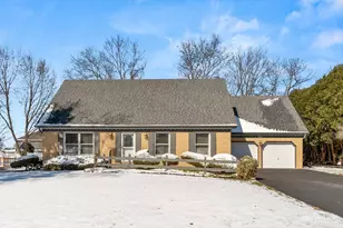 601 N View St, Hinckley, IL 60520 - Photo 1