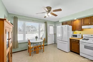 601 N View St, Hinckley, IL 60520 - Photo 9