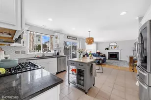 1728 Village Ct, Crystal Lake, IL 60014 - Photo 7