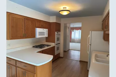 7700 Apple Tree Lane, Willowbrook, IL 60527 - Photo 5