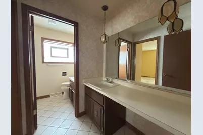 7700 Apple Tree Lane, Willowbrook, IL 60527 - Photo 15