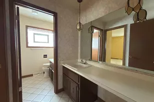 7700 Apple Tree Ln, Willowbrook, IL 60527 - Photo 15