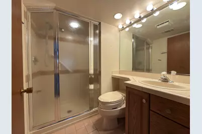 7700 Apple Tree Lane, Willowbrook, IL 60527 - Photo 11