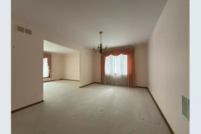 7700 Apple Tree Lane, Willowbrook, IL 60527 - Photo 3