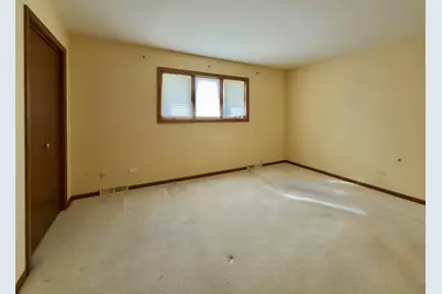 7700 Apple Tree Lane, Willowbrook, IL 60527 - Photo 13