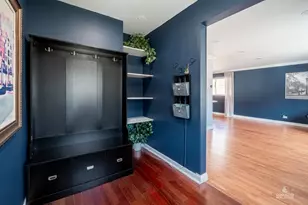 8738 S Troy Ave, Evergreen Park, IL 60805 - Photo 3