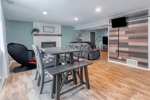 8738 S Troy Ave, Evergreen Park, IL 60805 - Photo 13