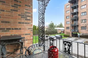 9332 Landings Ln, Des Plaines, IL 60016 - Photo 15