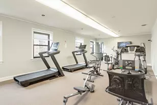 9332 Landings Ln, Des Plaines, IL 60016 - Photo 23