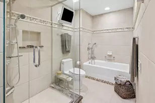 680 N Lake Shore Dr, Chicago, IL 60611 - Photo 19