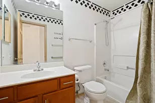 133 Arboretum Dr, Lombard, IL 60148 - Photo 15