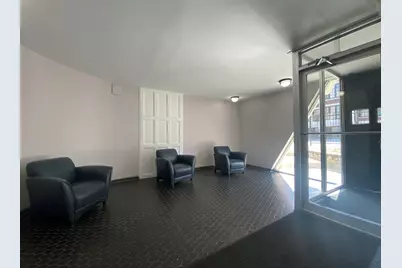 1060 W Hollywood Avenue #412, Chicago, IL 60660 - Photo 13