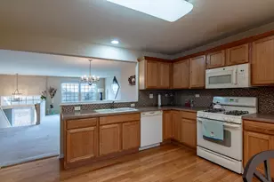 2490 Anna Wy, Elgin, IL 60124 - Photo 9