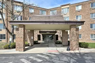 1880 Bonnie Ln, Hoffman Estates, IL 60169 - Photo 1