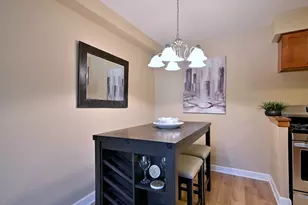 1880 Bonnie Ln, Hoffman Estates, IL 60169 - Photo 11