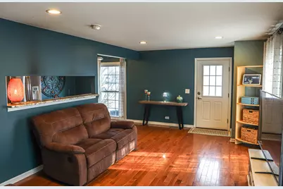 1682 Monticello Court #D, Wheaton, IL 60189 - Photo 5