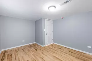 15334 Hoyne Ave, Harvey, IL 60426 - Photo 9