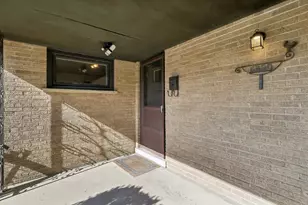 6890 N Loron Ave, Chicago, IL 60646 - Photo 5