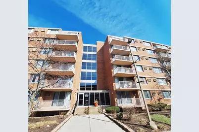 2211 S Stewart Avenue #4A, Lombard, IL 60148 - Photo 1