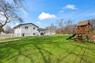 671 Hazel Ct, Roselle, IL 60172 - Photo 37