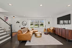 671 Hazel Ct, Roselle, IL 60172 - Photo 5