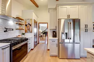 2042 S Goebbert Rd, Arlington Heights, IL 60005 - Photo 9