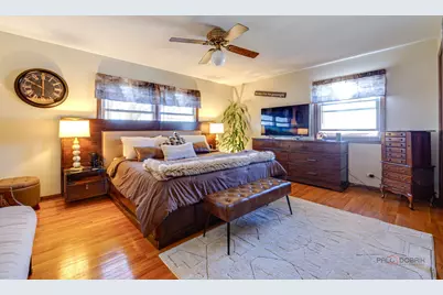 2042 S Goebbert Road, Arlington Heights, IL 60005 - Photo 21