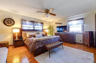 2042 S Goebbert Rd, Arlington Heights, IL 60005 - Photo 21