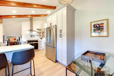 2042 S Goebbert Road, Arlington Heights, IL 60005 - Photo 11