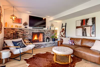 2042 S Goebbert Road, Arlington Heights, IL 60005 - Photo 5