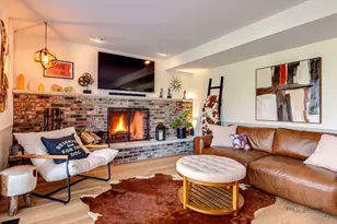 2042 S Goebbert Rd, Arlington Heights, IL 60005 - Photo 5