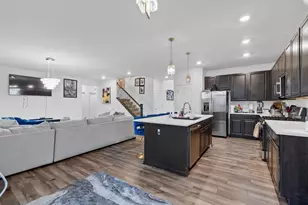 668 Braemore Lane, Yorkville, IL 60560 - Photo 11